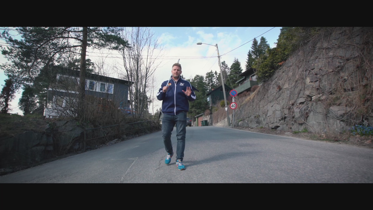 Med flagget til topps - promo